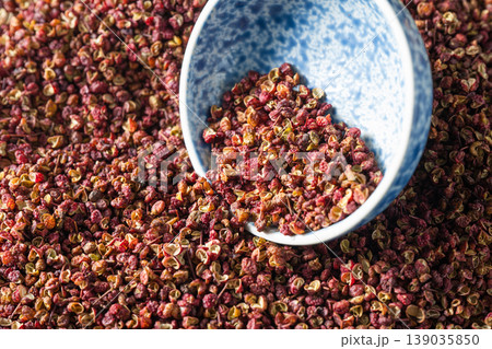 dry red pepper dry red pepper 139035850