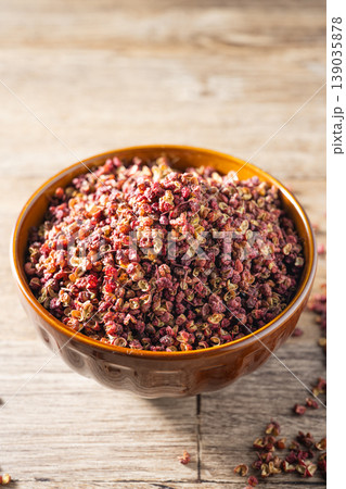 dry red pepper dry red pepper 139035878