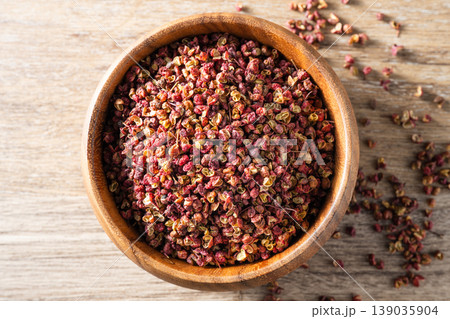 dry red pepper  139035904