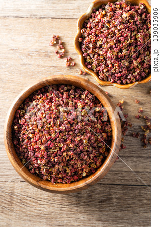 dry red pepper  139035906
