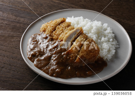 お家でカツカレー お家でカツカレー 139036058