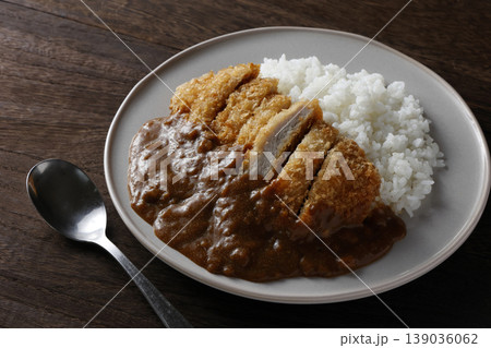 お家でカツカレー お家でカツカレー 139036062