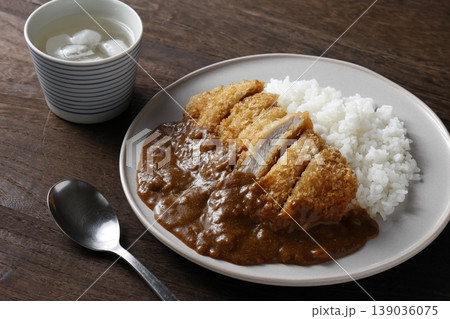 お家でカツカレー お家でカツカレー 139036075