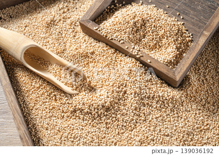 White sesame seeds White sesame seeds 139036192