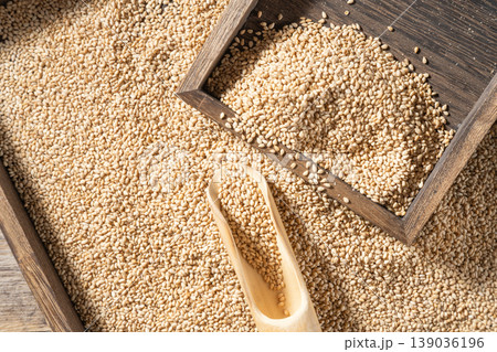White sesame seeds White sesame seeds 139036196