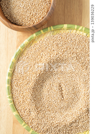 White sesame seeds 139036229