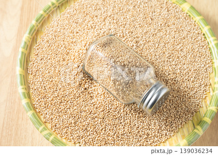 White sesame seeds White sesame seeds 139036234