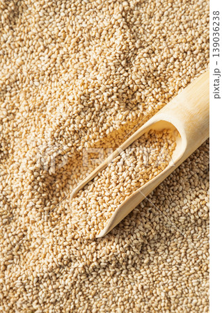 White sesame seeds 139036238
