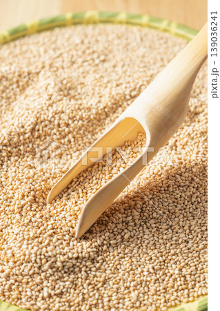 White sesame seeds 139036241