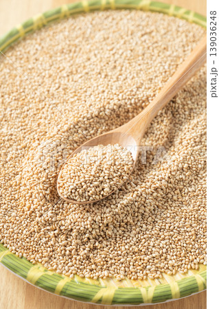White sesame seeds 139036248