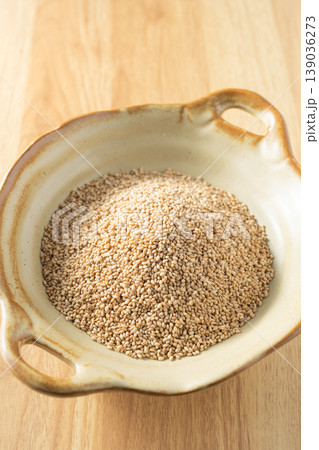 White sesame seeds White sesame seeds 139036273
