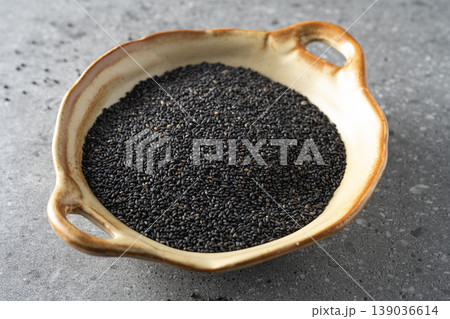 Black sesame 139036614