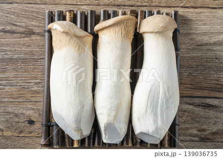 King oyster mushroom 139036735
