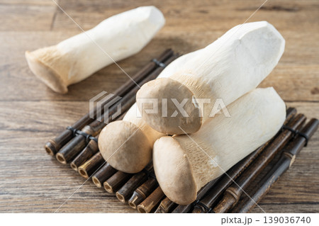 King oyster mushroom King oyster mushroom 139036740