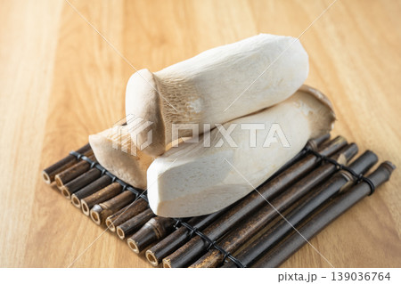 King oyster mushroom 139036764