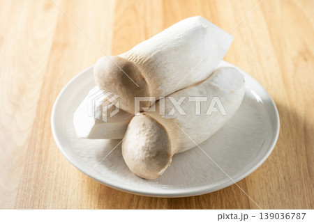 King oyster mushroom 139036787