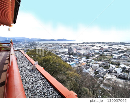 紀三井寺(護国院)仏殿より片男波方面を望む 和歌山市 紀三井寺(護国院)仏殿より片男波方面を望む 和歌山市 139037065