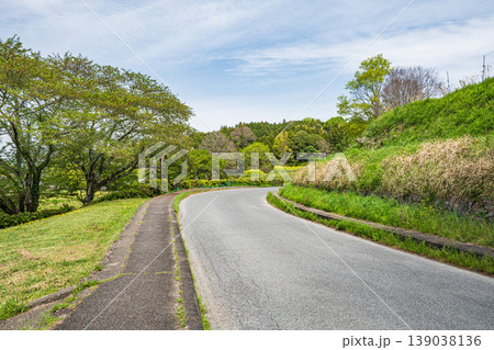 新緑の飛鳥歴史公園石舞台地区 奈良県明日香村 新緑の飛鳥歴史公園石舞台地区 奈良県明日香村 139038136