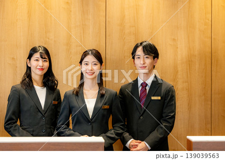 ホテルマン コンシェルジュ ホテルマン コンシェルジュ 139039563