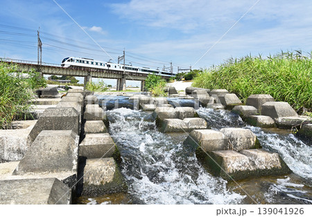 鉄道 私鉄・東武日光線 永野川橋梁を渡るスペーシアX4号 N100系 鉄道 私鉄・東武日光線 永野川橋梁を渡るスペーシアX4号 N100系 139041926