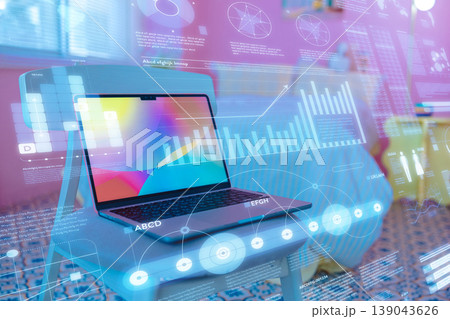 寝室の椅子に置かれたノートパソコン ：はっぴぃぽっぷ 139043626