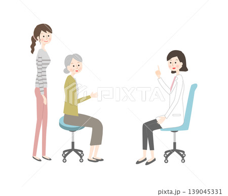 女性医師と話すシニア女性 139045331