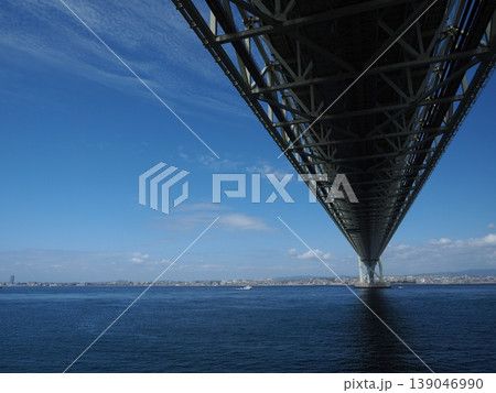 明石海峡大橋(淡路島側から見上げる) 明石海峡大橋(淡路島側から見上げる) 139046990
