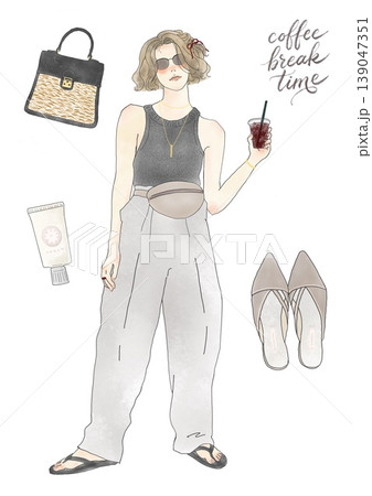 コーヒーを持つ夏服の女性イラストセット　夏コーデ　ファッション　全身　小物　サングラス　カフェ　 139047351