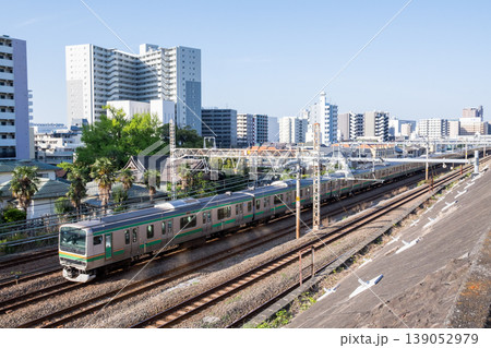 【東海道線】早朝の横浜方面へ向かう列車 139052979