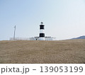 能取岬に立つ灯台 139053199