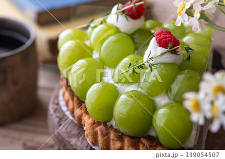 カラフルなフルーツタルト 139054507