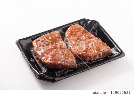 ［宮城県産］牛肉　ガーリックステーキ 139055621