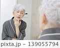 虫歯に悩むシニア女性 139055794