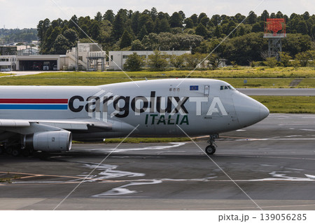 成田空港でタキシングするカーゴルクス・イタリアの貨物機 成田空港でタキシングするカーゴルクス・イタリアの貨物機 139056285