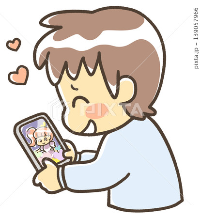 スマートフォンで動画おみながら嬉しそうな人 スマートフォンで動画おみながら嬉しそうな人 139057966