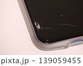 割れたスマホ 139059455