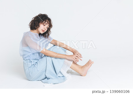 ビューティーイメージ 若い女性のポートレート 139060106