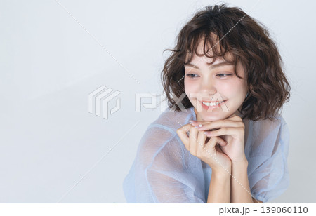 ビューティーイメージ 若い女性のポートレート ビューティーイメージ 若い女性のポートレート 139060110