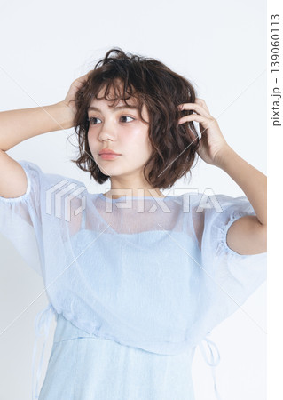 ビューティーイメージ 若い女性のポートレート 139060113