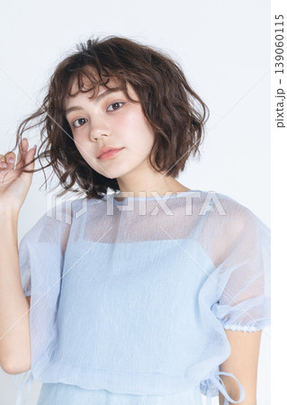 ビューティーイメージ 若い女性のポートレート 139060115