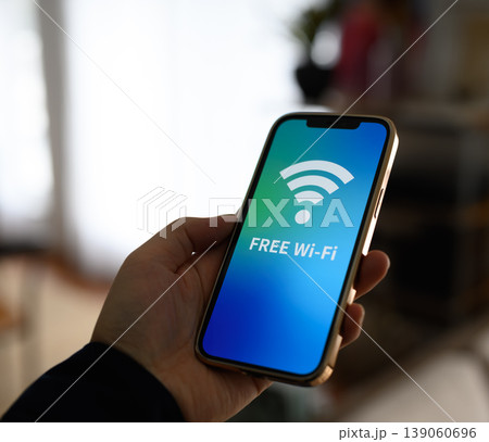 スマートフォンで無料Wi-Fi接続 スマートフォンで無料Wi-Fi接続 139060696