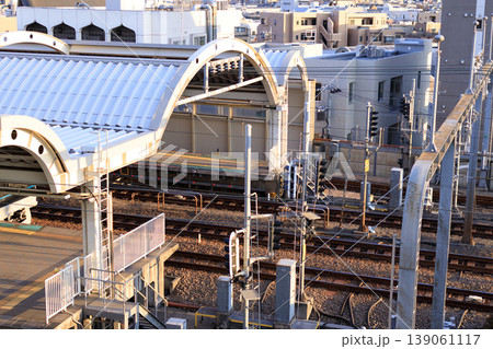 経堂駅から見る通過する電車の風景 139061117