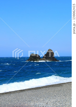 親不知海岸　投げ岩・鬼蹴り岩 139062415