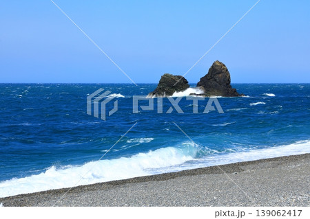 親不知海岸 投げ岩・鬼蹴り岩 親不知海岸 投げ岩・鬼蹴り岩 139062417