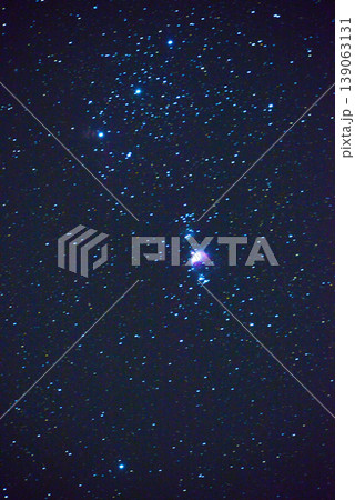 オリオン座　大星雲と三つ星 139063131