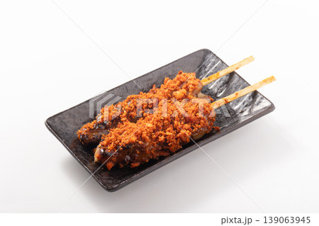スパイシー焼き鳥 もも (ザクザク ラー油) スパイシー焼き鳥 もも (ザクザク ラー油) 139063945