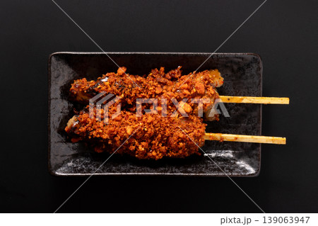 スパイシー焼き鳥 もも (ザクザク ラー油) スパイシー焼き鳥 もも (ザクザク ラー油) 139063947