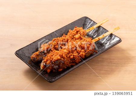 スパイシー焼き鳥 もも (ザクザク ラー油) スパイシー焼き鳥 もも (ザクザク ラー油) 139063951