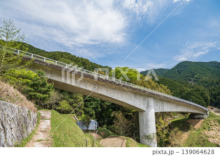 明日香村上(かむら)地区に架かる橋 きつわき橋 奈良県 明日香村上(かむら)地区に架かる橋 きつわき橋 奈良県 139064628
