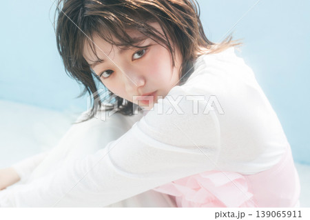 若い女性のポートレート 139065911